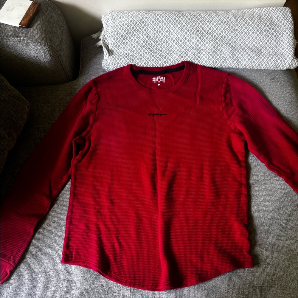 Hollister Men's Red Long Sleeve Tee